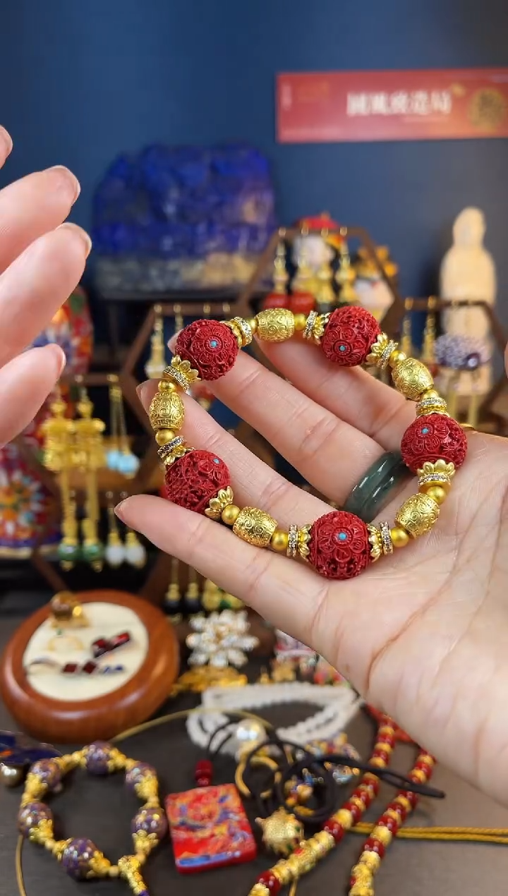 【闪购商品】红红满雕工设计师款手串