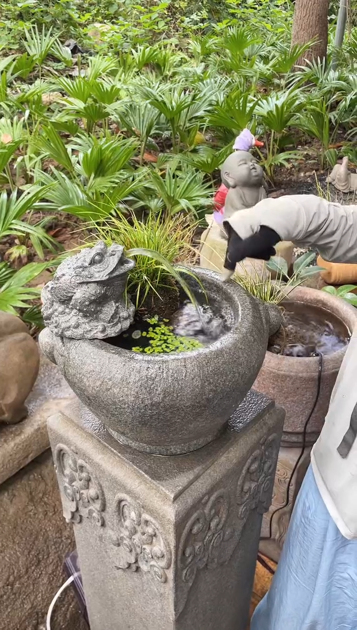 人造石金蟾流水+盆一套