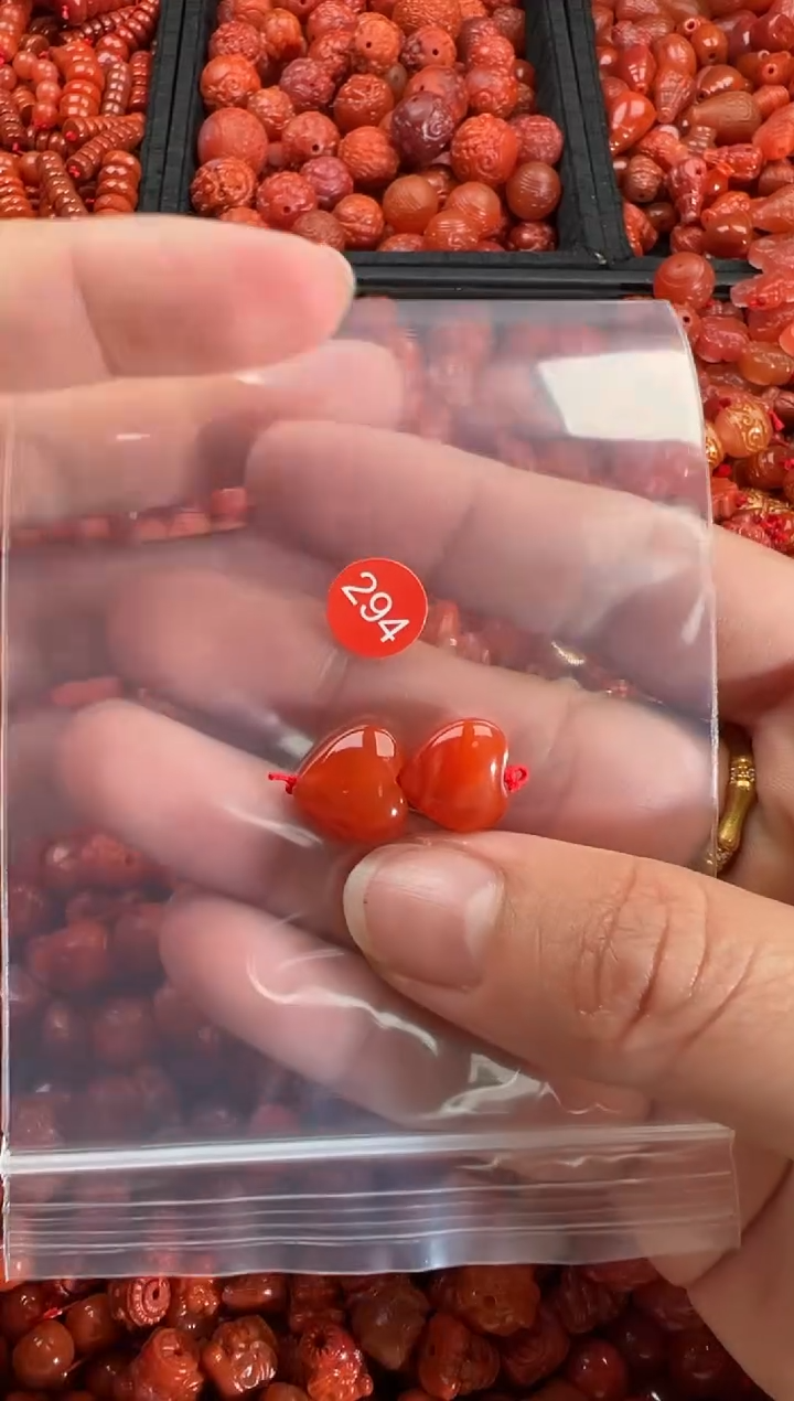 【闪购商品】南红玛瑙颈饰未镶嵌1