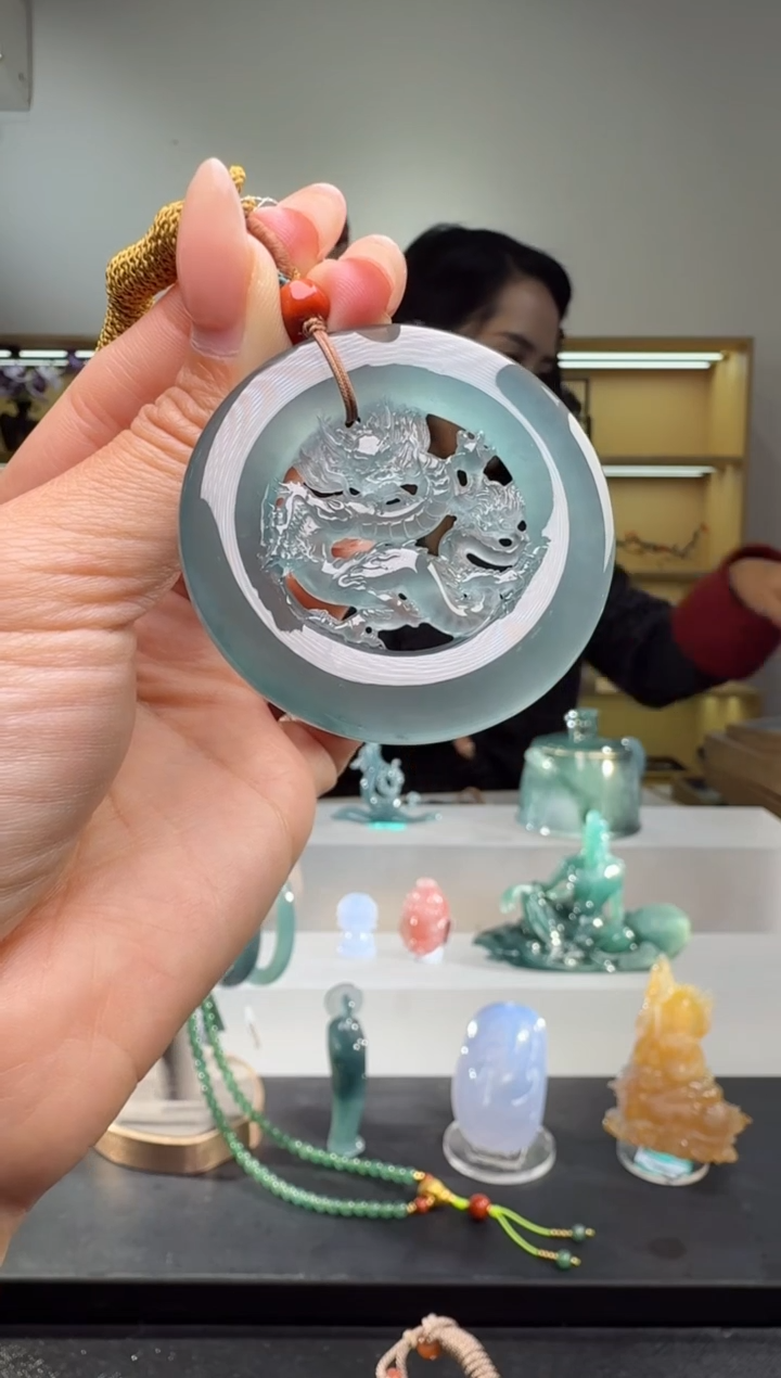 吊坠(不含链)未镶嵌翡翠龙牌