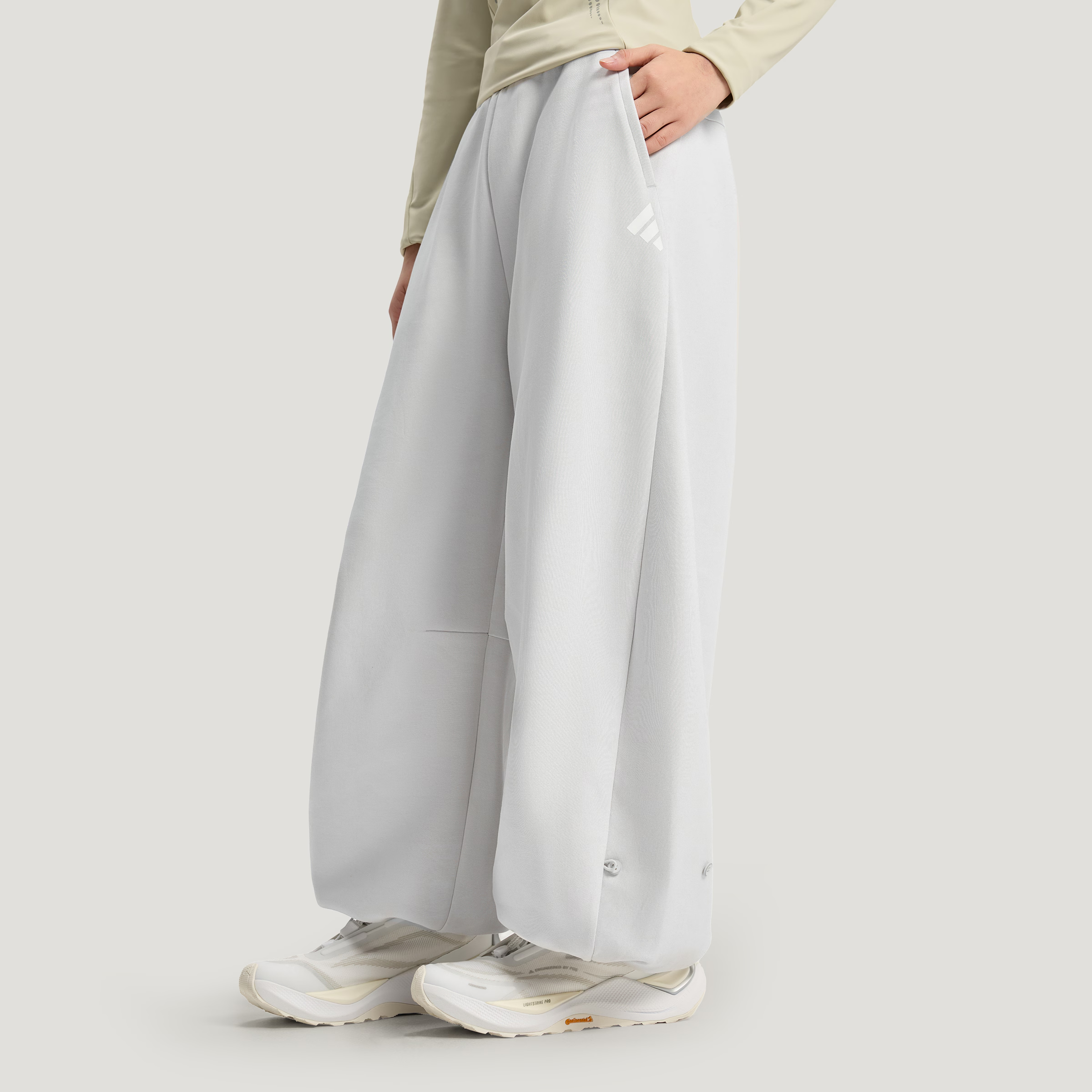 【滔搏联动】Adidas阿迪达斯FOS双旦礼先锋宽松长裤KR7571