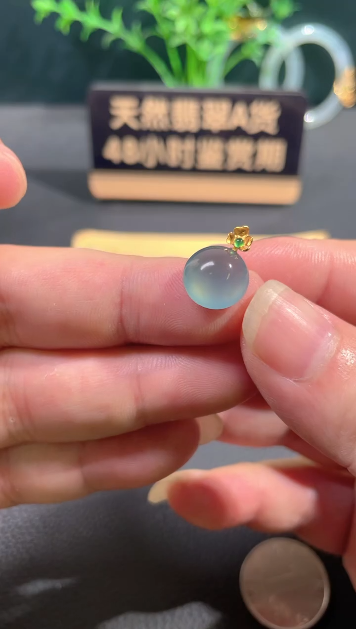 翡翠18K金镶嵌颈饰翡翠