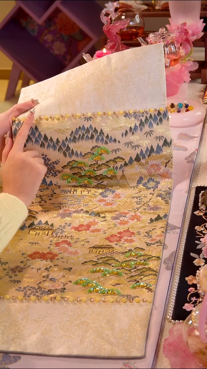 非遗西阵织 如图所示 