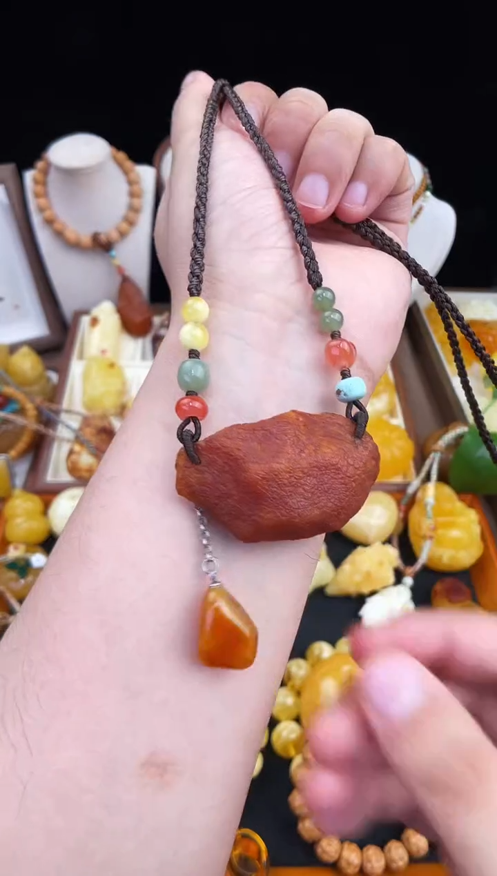 琥珀未镶嵌珠宝奇石柒月