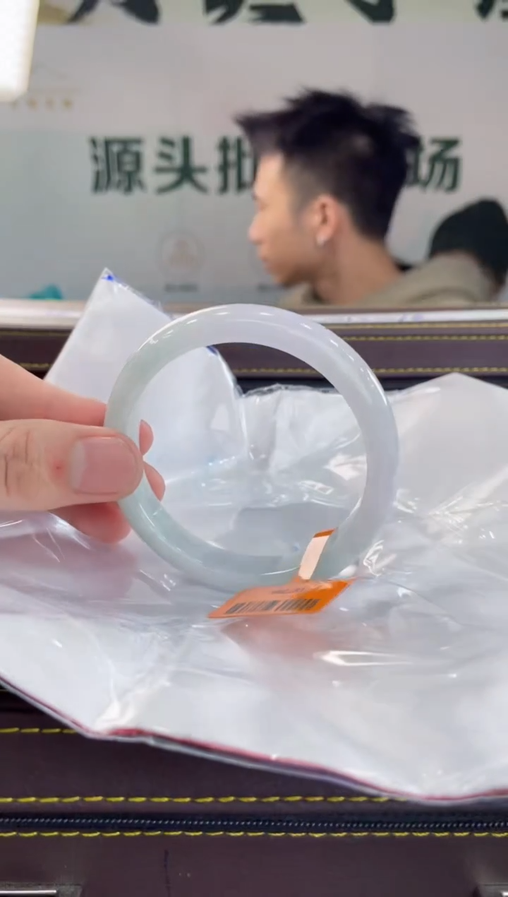 【闪购商品】翡翠手镯未镶嵌手镯