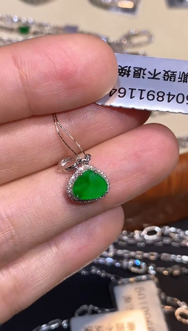 翡翠18K金镶嵌吊坠(不含链)吊坠