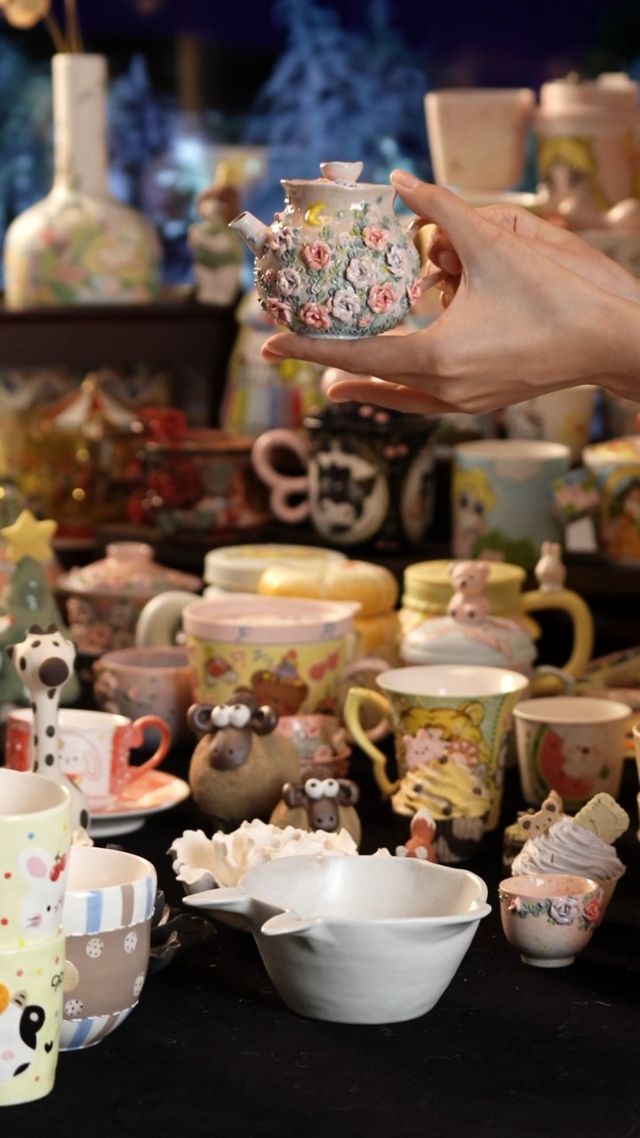 摆件陶景德镇釉下彩手绘设计师款陶瓷