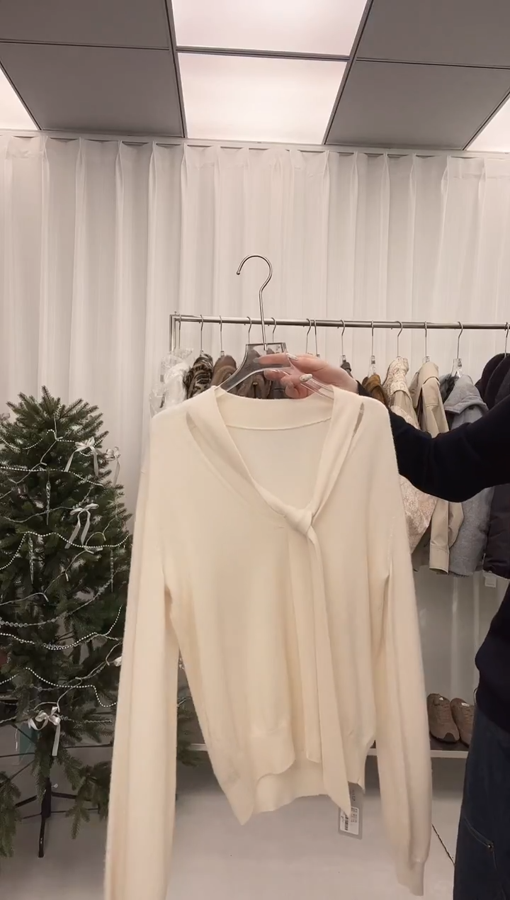 编号069 自线款 羊绒打底上衣 待开价200