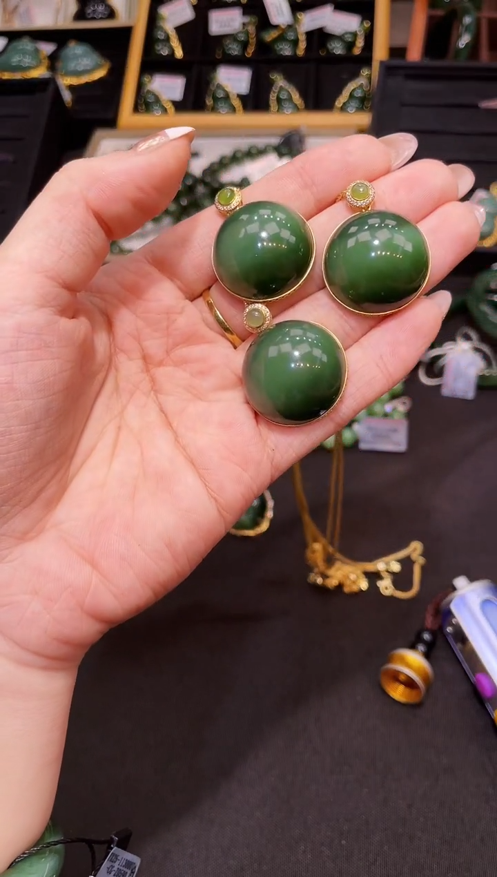 和田玉18K金镶嵌吊坠(赠链)30MM 多样性发一Z