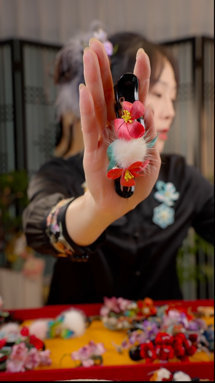 刺绣?**?非遗苏绣饰品