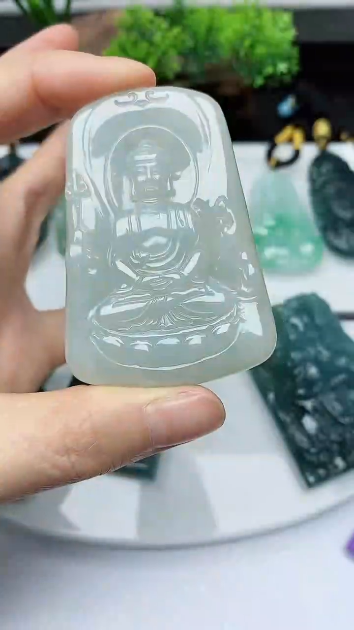 【闪购商品】翡翠颈饰未镶嵌