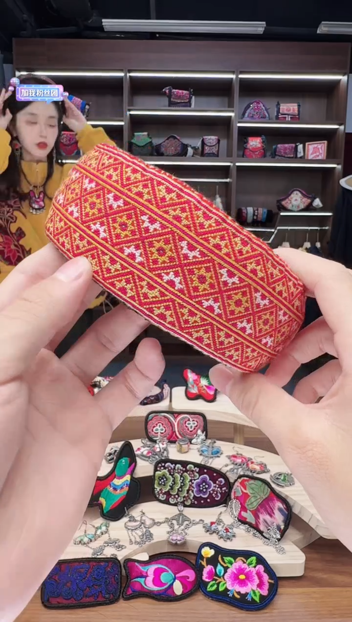 织绣A140蒙阿苏苗绣传承店