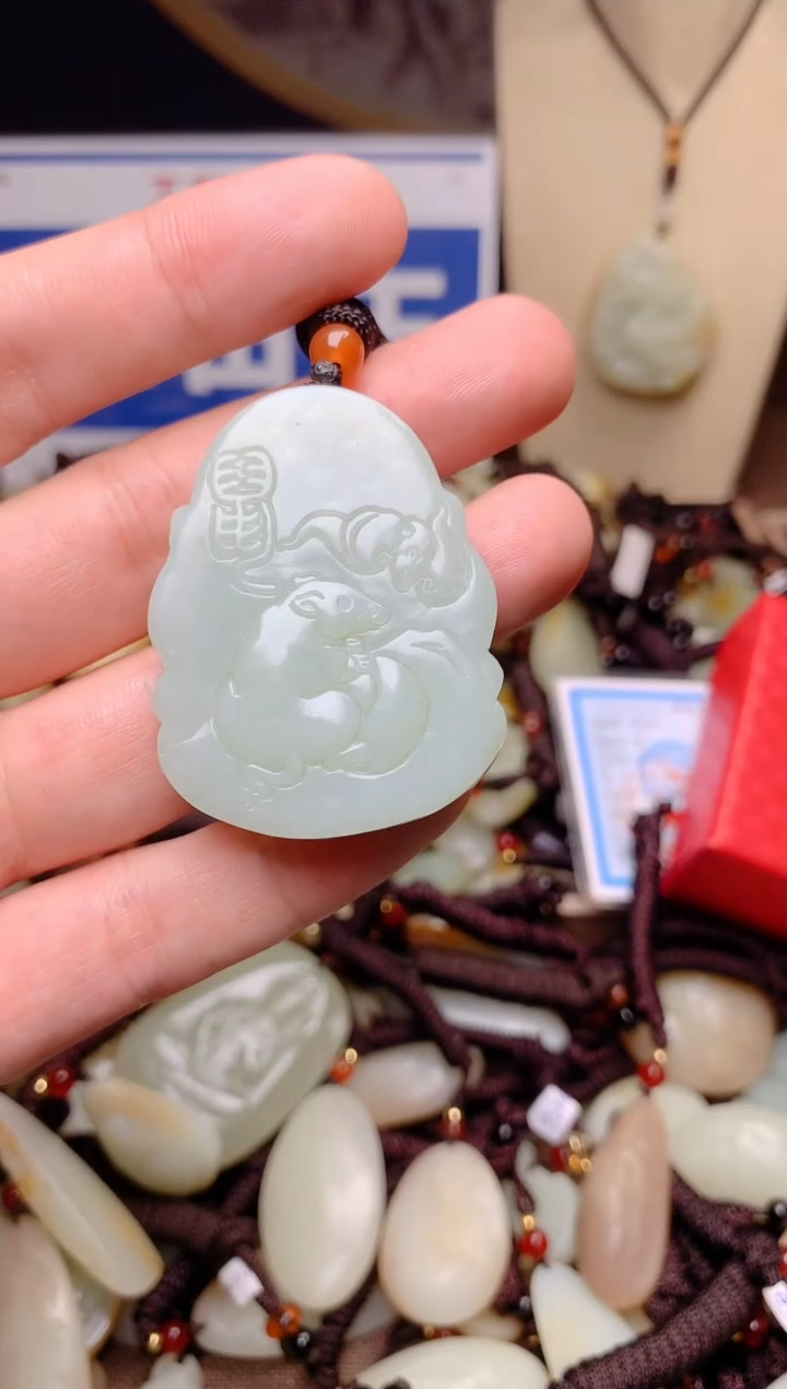 和田玉未镶嵌颈饰1