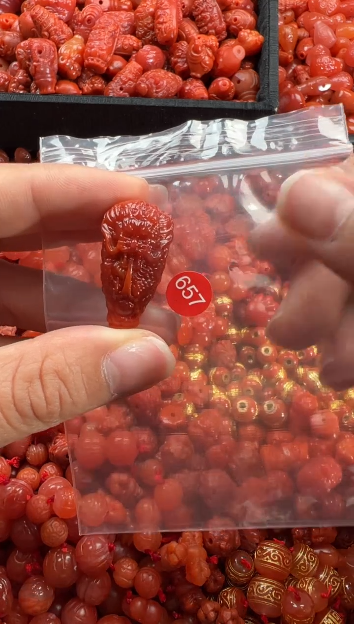 【闪购商品】南红玛瑙颈饰未镶嵌1