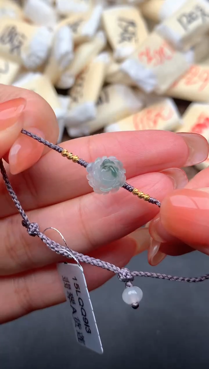 18K金镶嵌挂件翡翠1