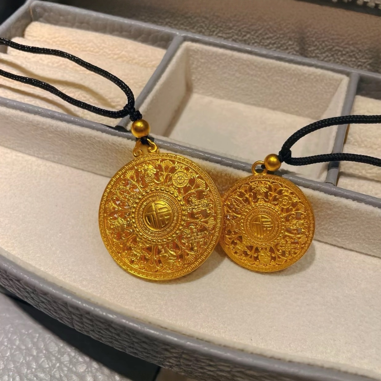 合金吊坠 万福八宝罗盘男女精工双面雕刻轻奢吊坠挂坠时尚