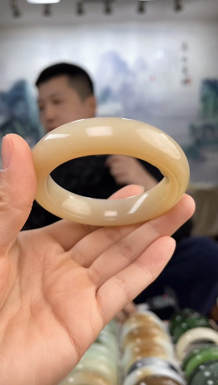 【闪购商品】和田玉手镯未镶嵌56圈口0898