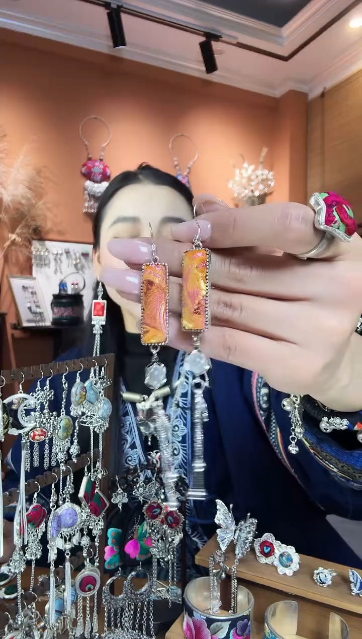 【闪购商品】刺绣纯手工民族风耳环