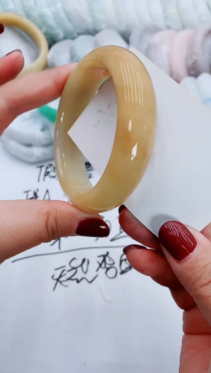 【闪购商品】石英质玉手镯未镶嵌T267-57-56