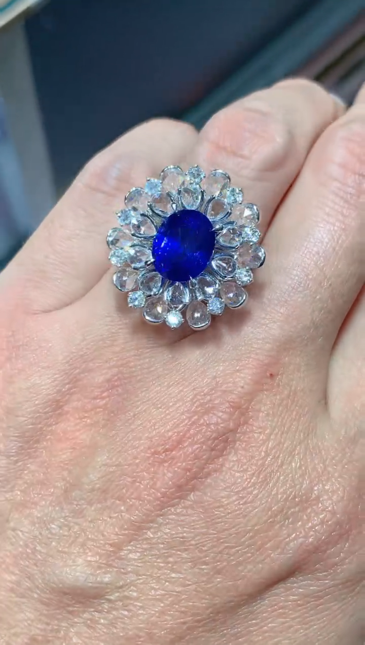 【闪购商品】蓝宝石戒指18K金镶嵌6.3CT