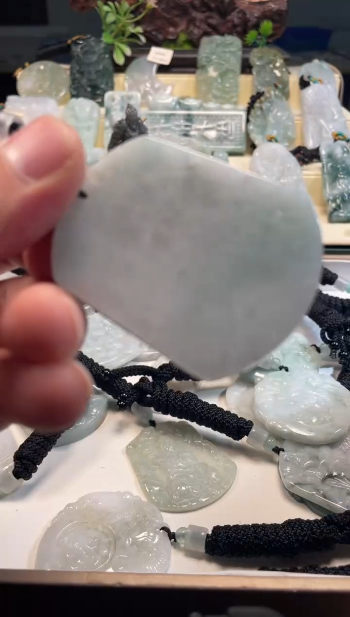 颈饰未镶嵌翡翠12/06/062