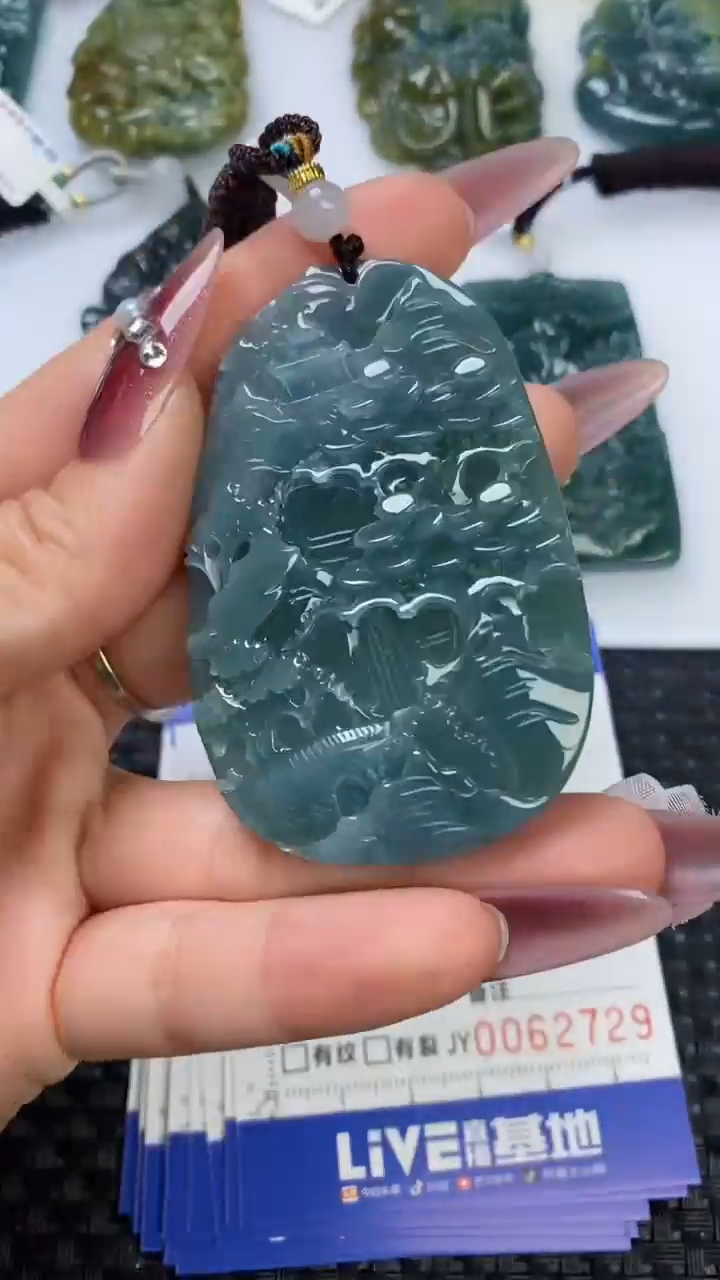 【闪购商品】翡翠颈饰未镶嵌111111111111111