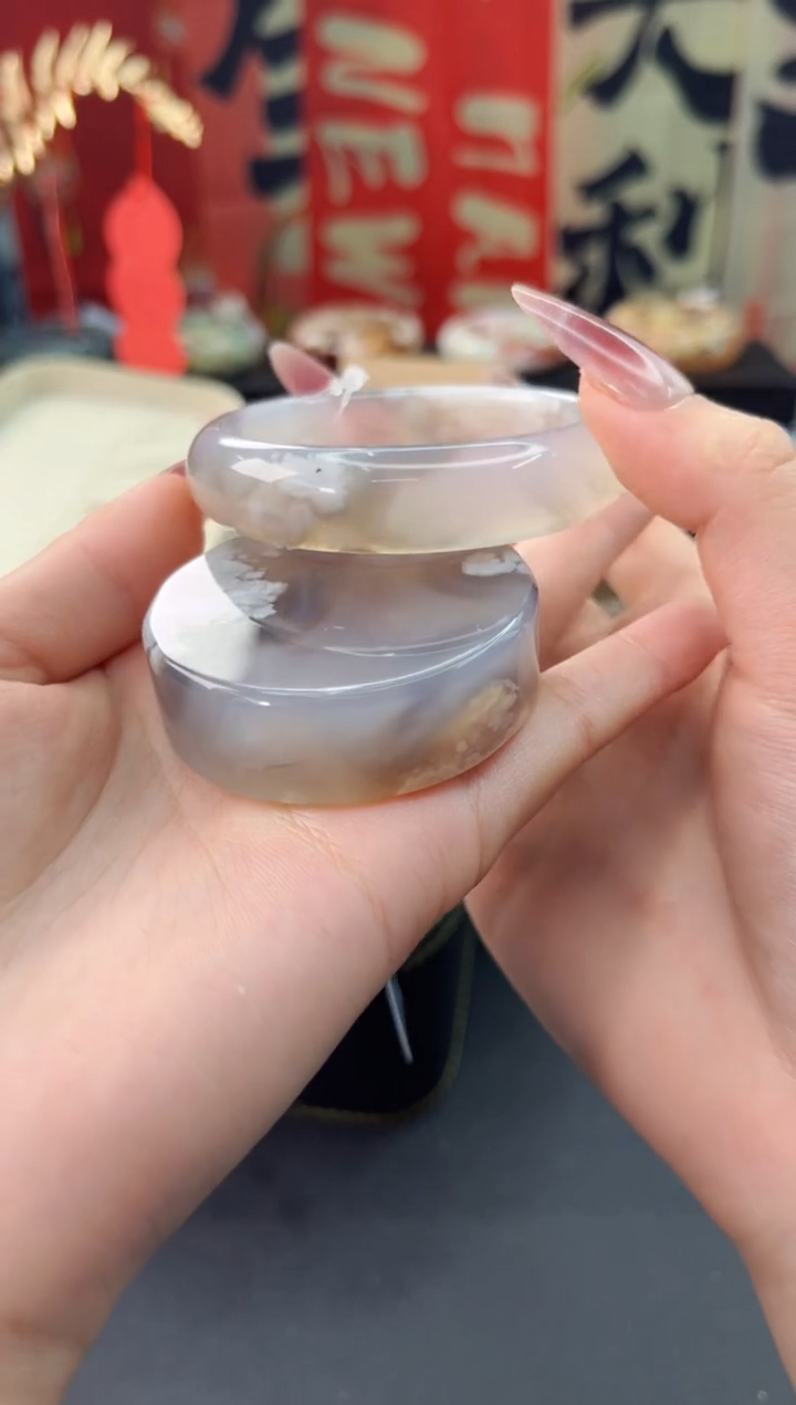 【闪购商品】石英质玉手镯未镶嵌赠送镯心（50圈口）