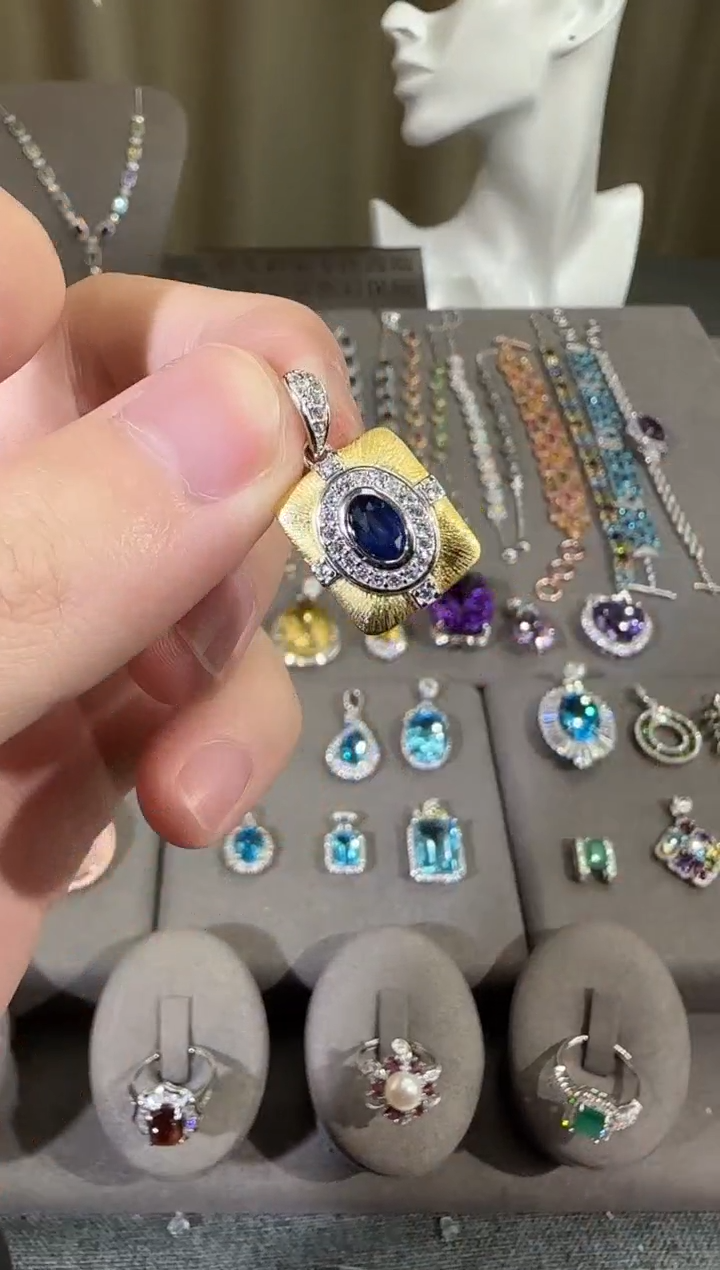 颈饰蓝宝石银S925镶嵌5*7mm吊坠无事牌设计款