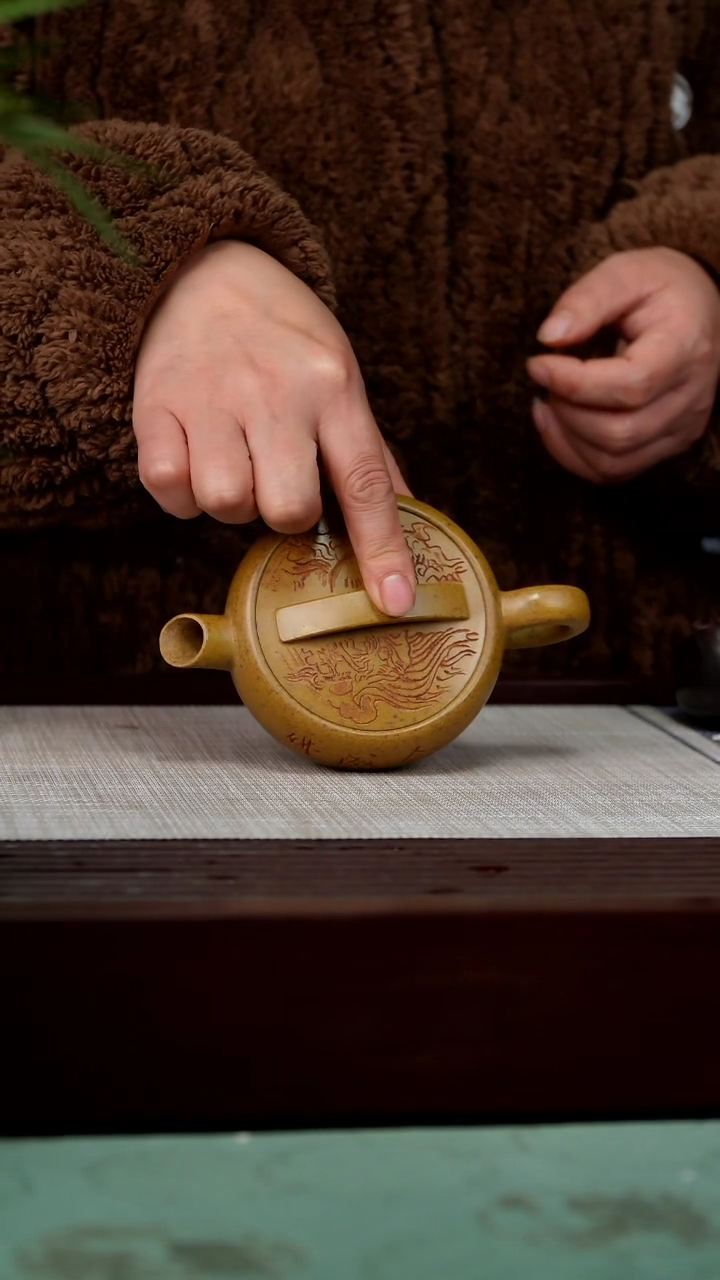 【闪购商品】宜兴原矿紫砂壶茶壶180C