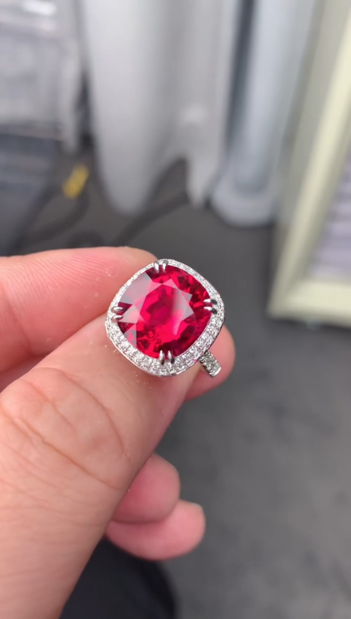 【闪购商品】碧玺戒指18K金镶嵌7.8ct卢比莱戒指