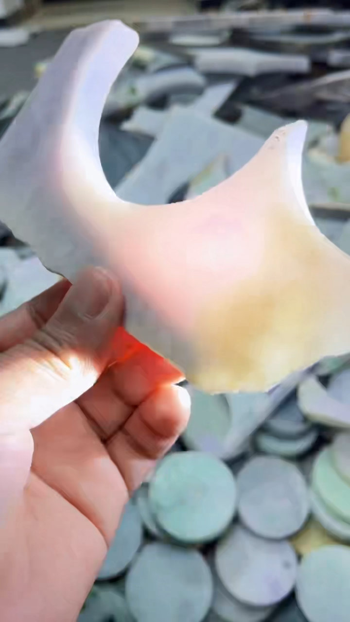 【闪购商品】翡翠挂件未镶嵌A货康壹079