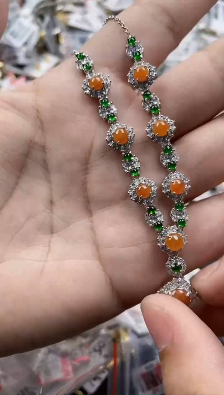 翡翠戒指银S925镶嵌6666       9