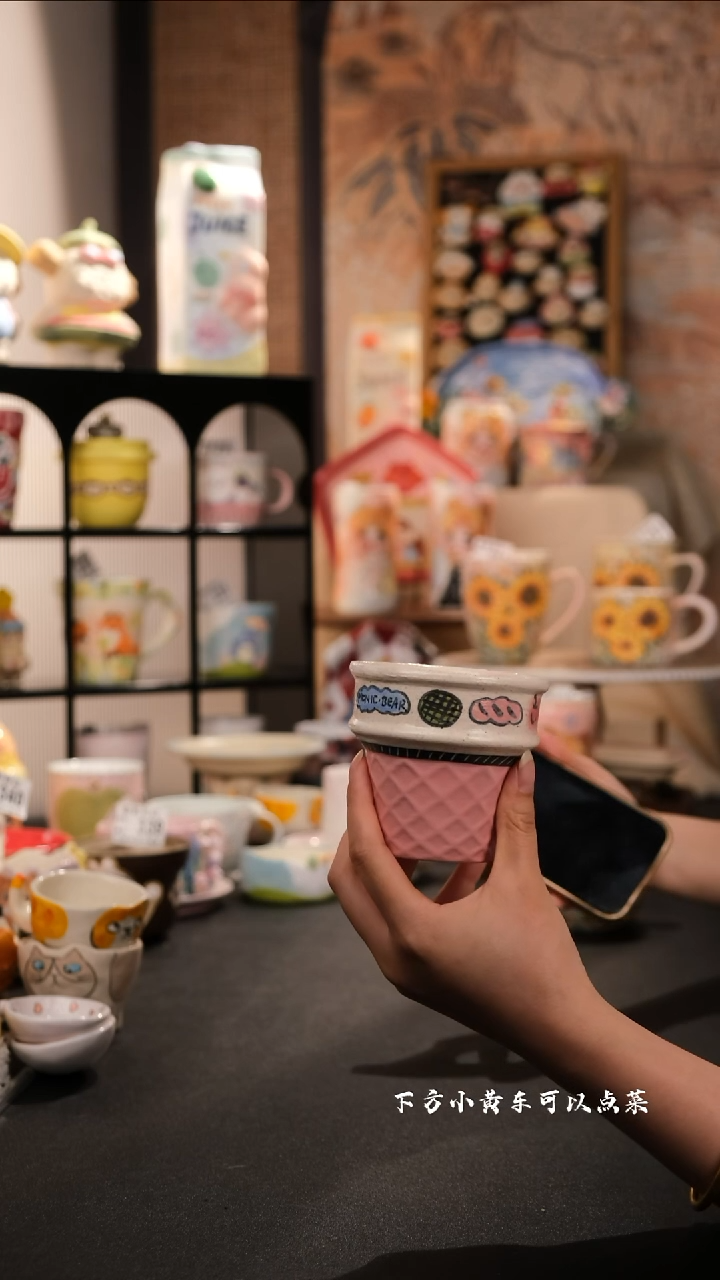 摆件景德镇手工手绘设计师款