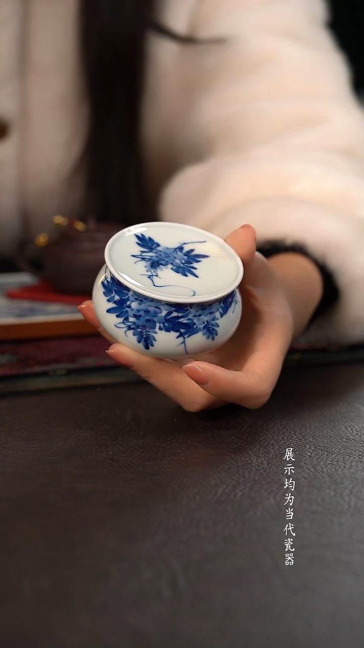 厚力煊紫藤花钱袋盖置 随机