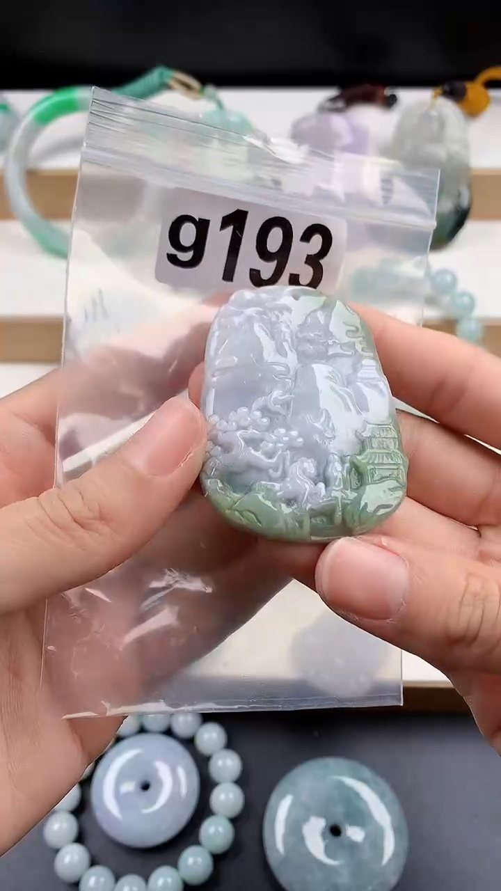 颈饰未镶嵌翡翠天然翡翠吊坠挂件