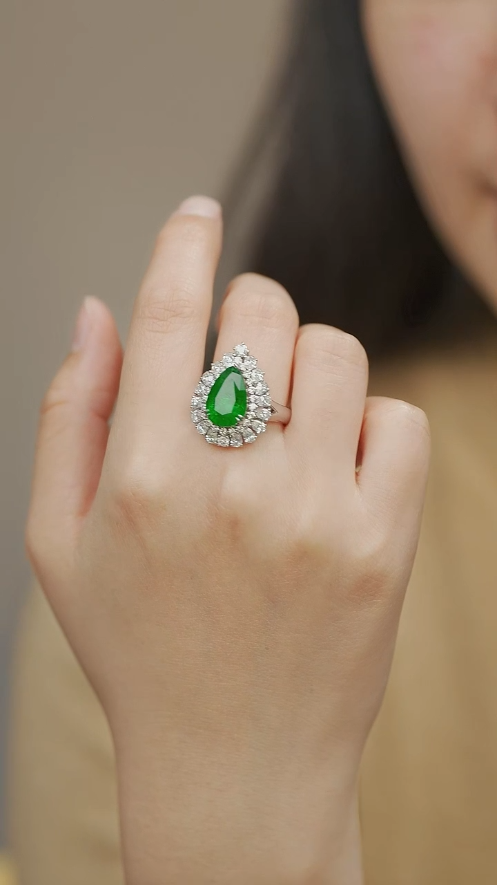 【闪购商品】祖母绿戒指18K金镶嵌吉尔德