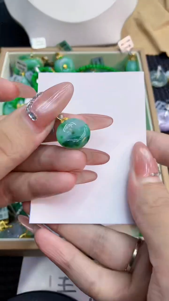 翡翠18K金镶嵌吊坠(不含链)1