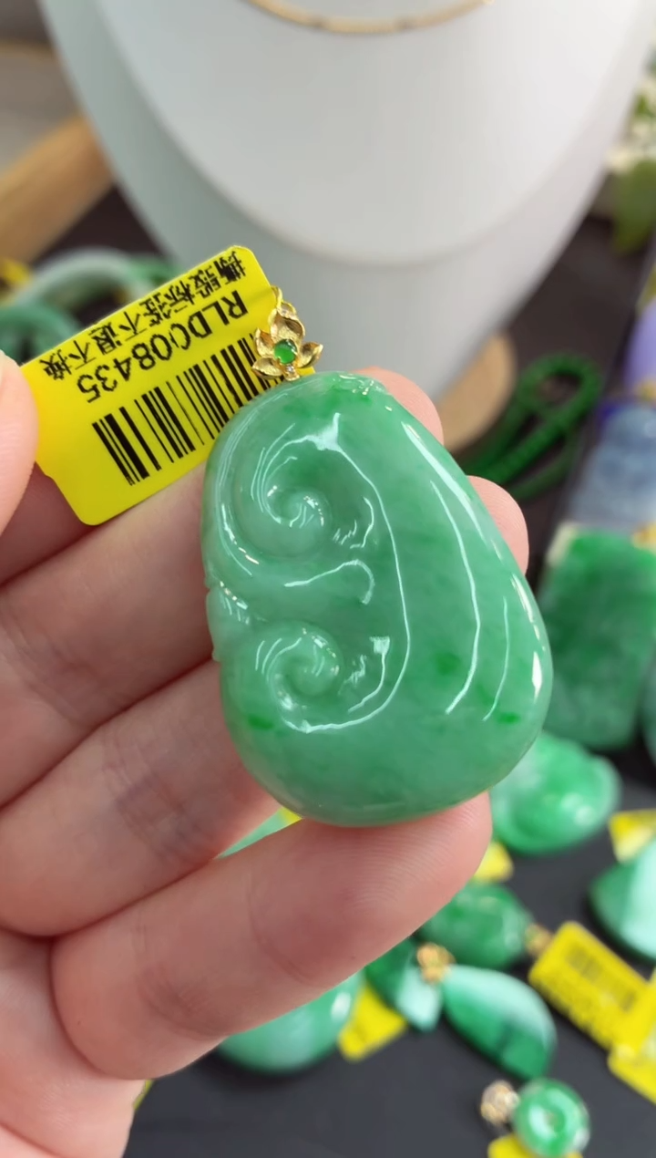 吊坠(不含链)18K金镶嵌翡翠挂件