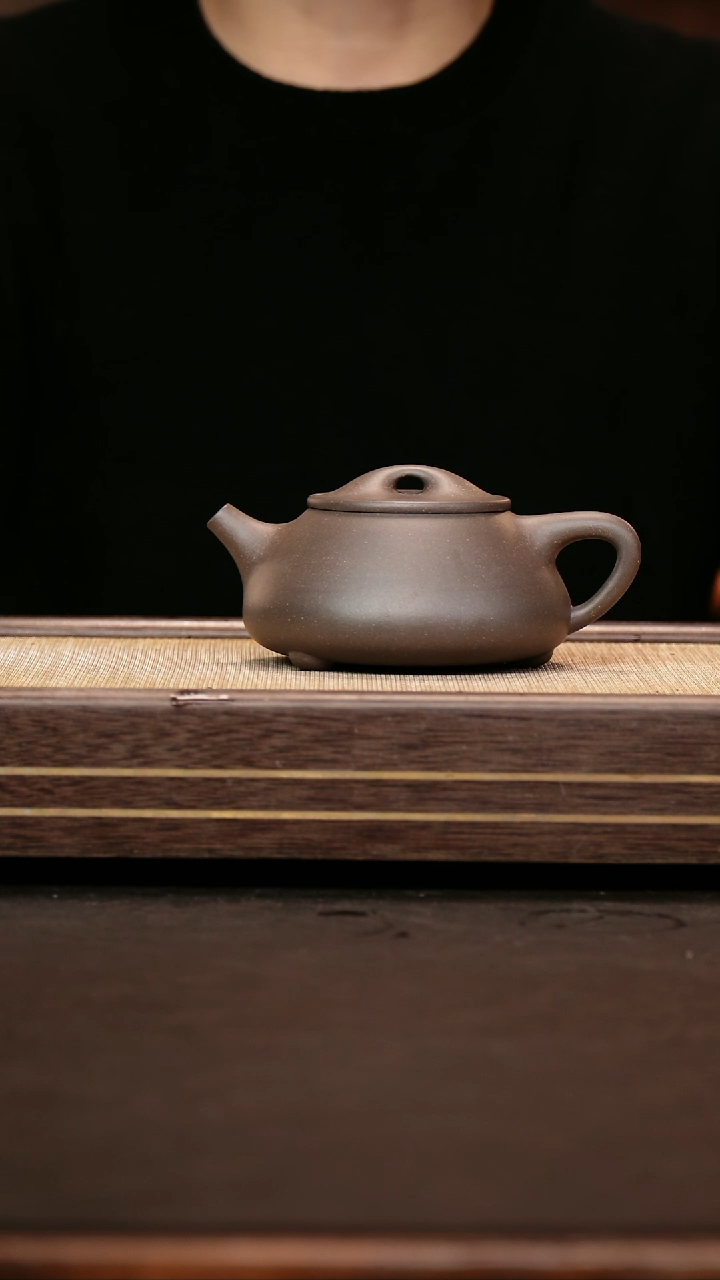茶壶紫砂天青泥 满瓢260-280cc 梅小章