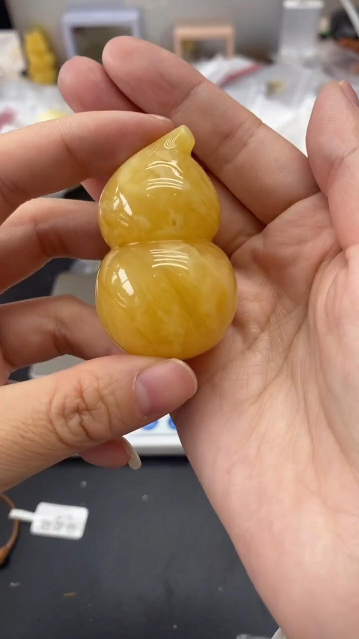 琥珀未镶嵌珠宝奇石592