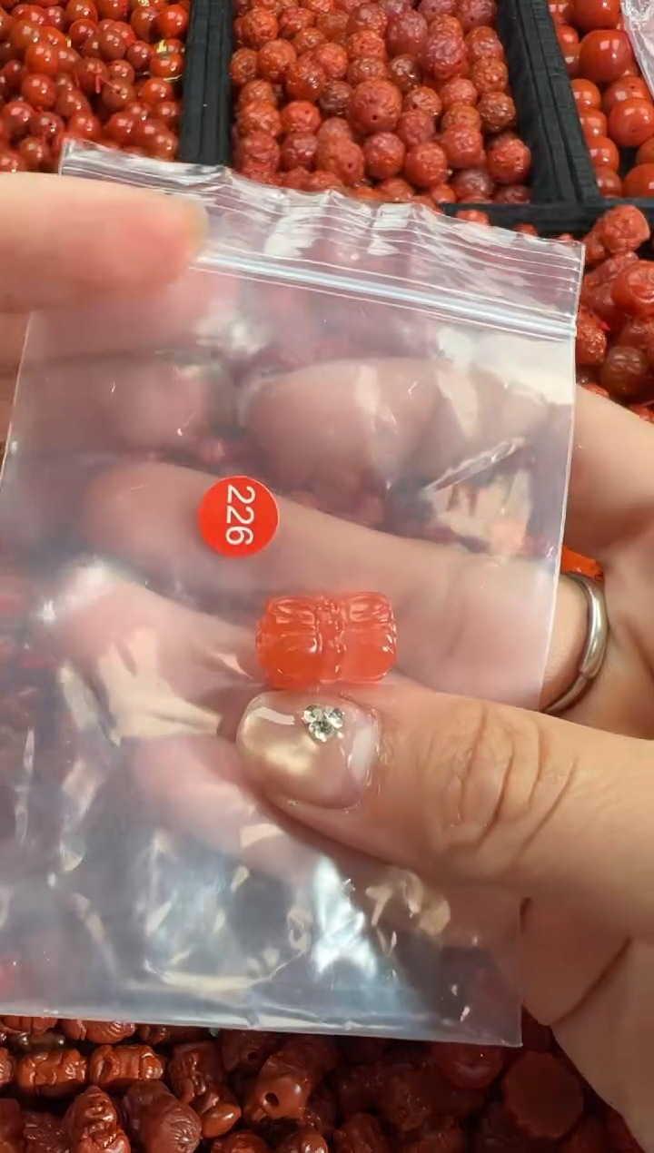 南红玛瑙合金颈饰2