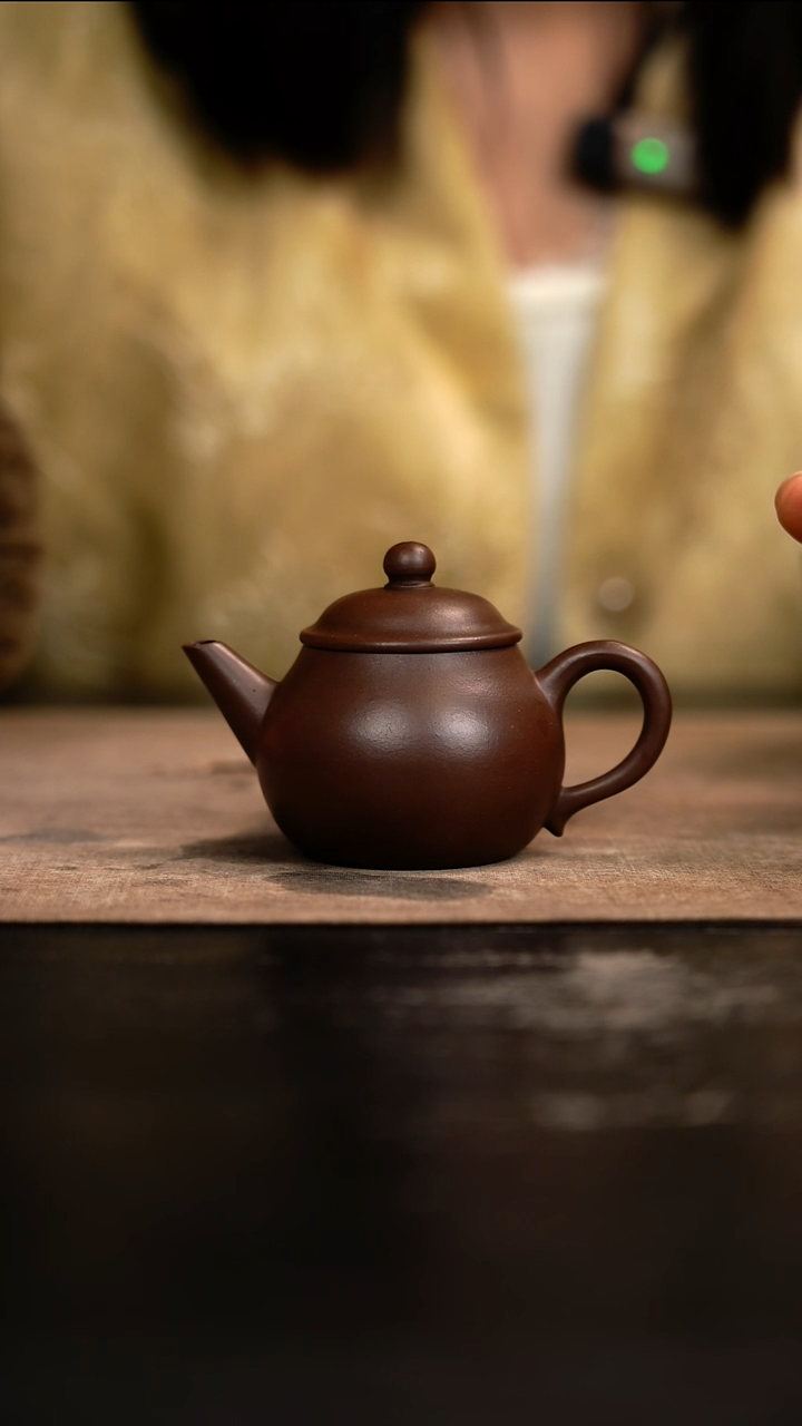 【闪购商品】紫砂茶壶芭乐紫泥70cc