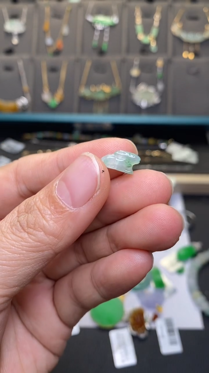 颈饰未镶嵌翡翠净货37512