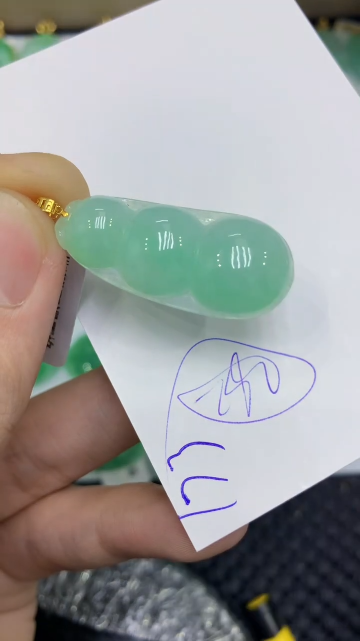 颈饰18K金镶嵌翡翠缅甸A货翡翠