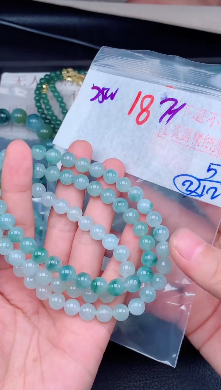 未镶嵌定制翡翠毛货需精细抛光，拍一发一