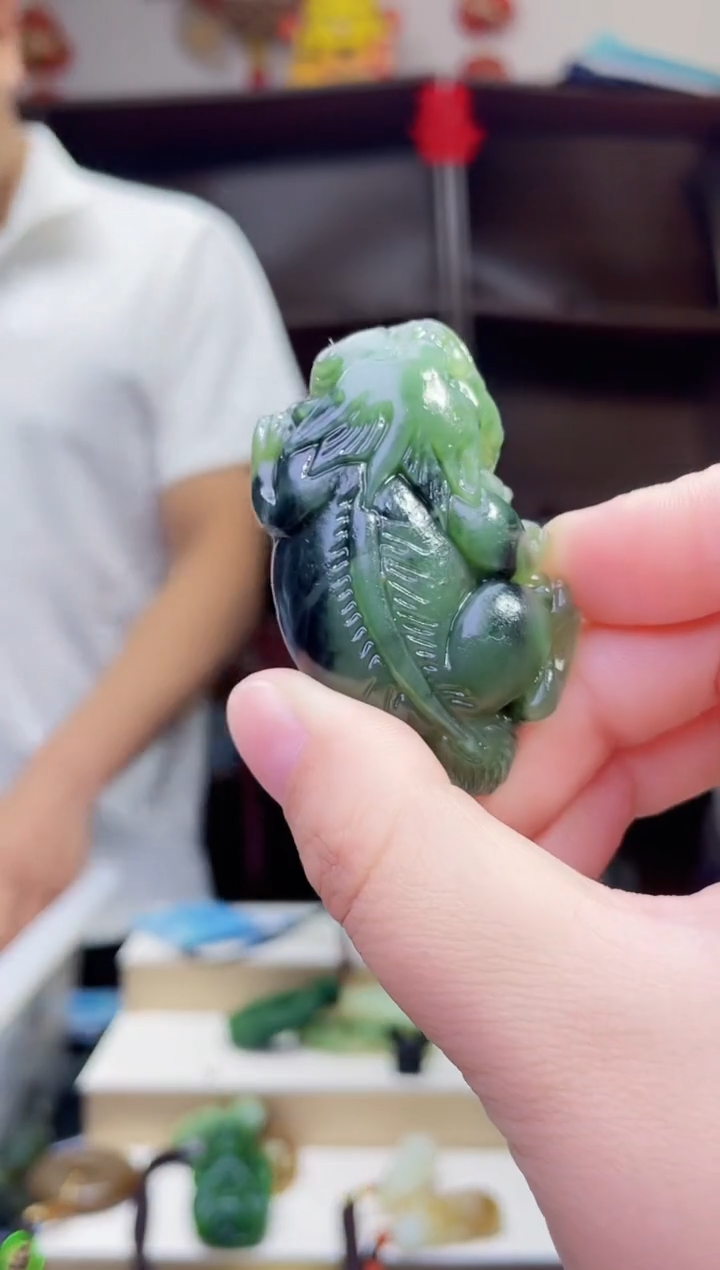 和田玉未镶嵌颈饰1