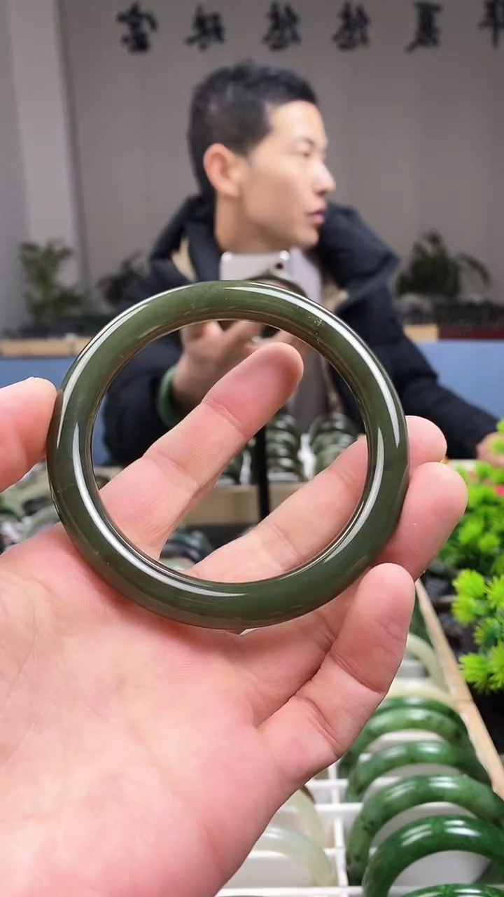 【闪购商品】和田玉手镯未镶嵌63.8