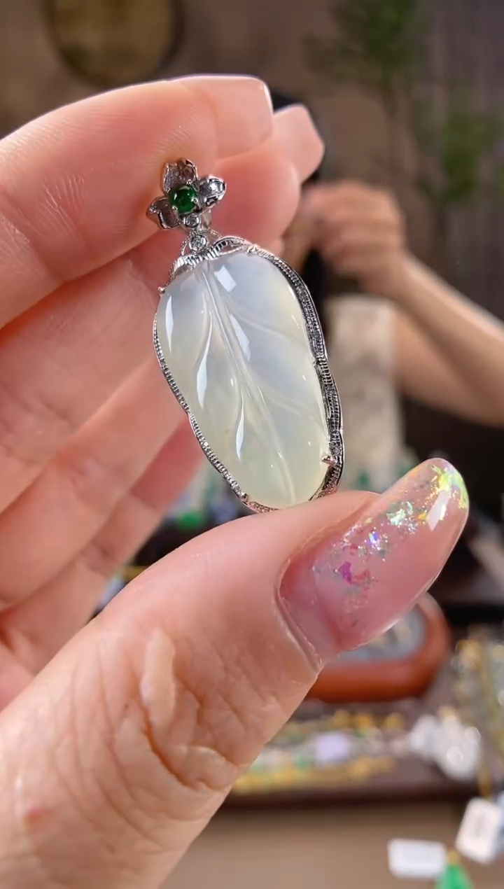 翡翠18K金镶嵌吊坠(不含链)叶子