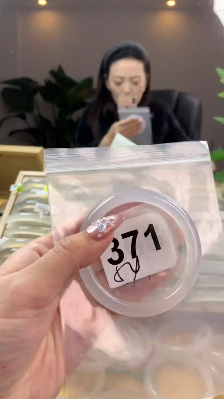 【闪购商品】玛瑙/玉髓手镯未镶嵌371