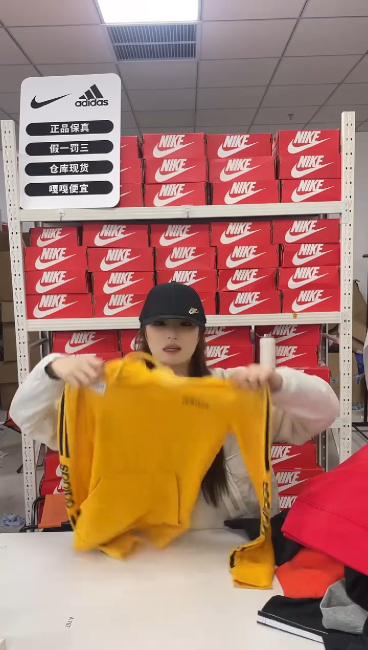 编码309闪购尺码xs  adidas/阿迪达斯卫衣卫裤以直播间过款为主